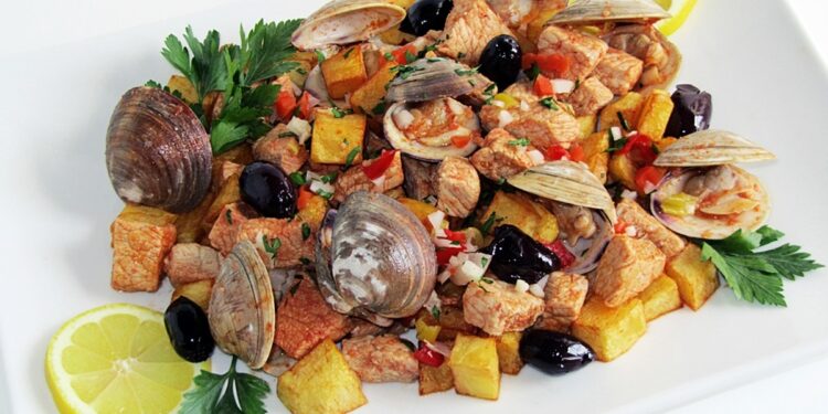 Carne de Porco à alentejana