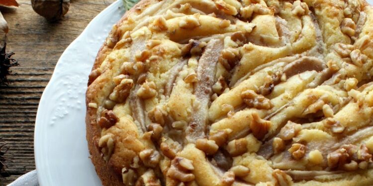 Bolo de pera e nozes