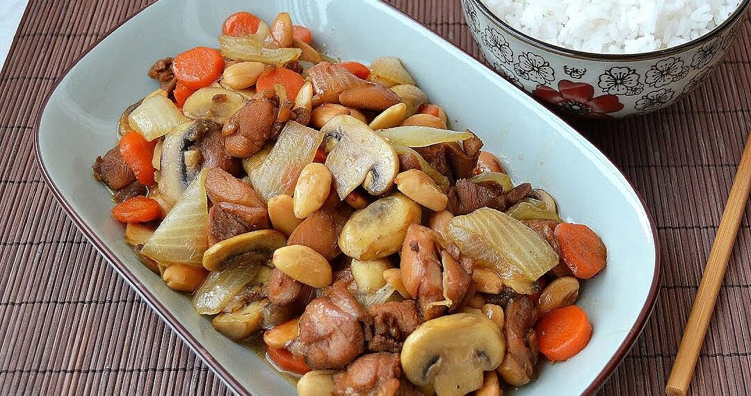 Galinha com amêndoas