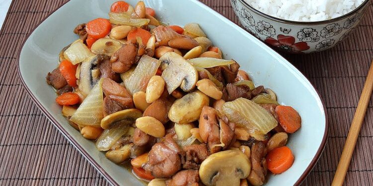 Galinha com amêndoas