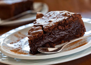 Bolo mousse de chocolate