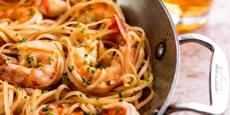 Massa de arroz com gambas