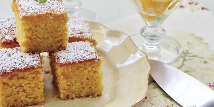 Bolo de cenoura e coco