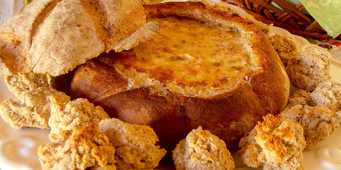 Pão recheado com queijo e alho