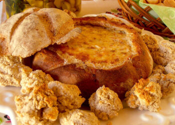 Pão recheado com queijo e alho