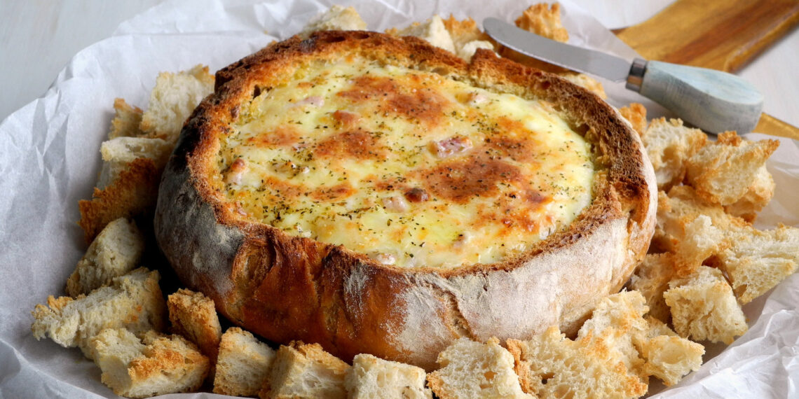 Pão recheado com alheira