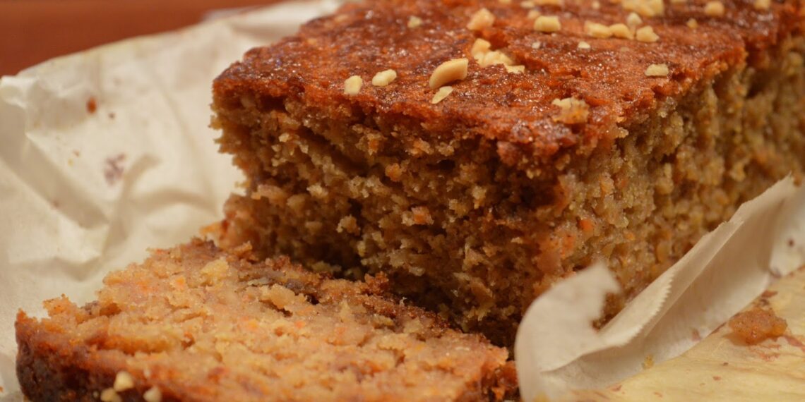 Bolo de cenoura húmido e fofinho