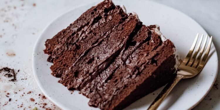 Bolo de chocolate húmido e fofo