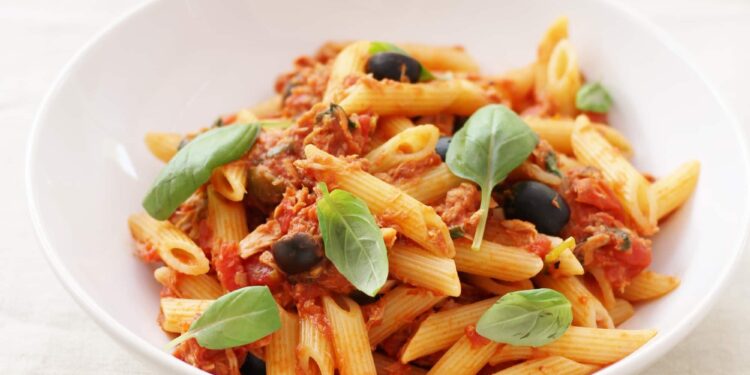 Penne com atum
