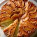 Bolo de pêssego caramelizado