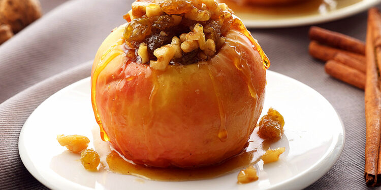 Maçãs assadas com vinho do Porto e canela