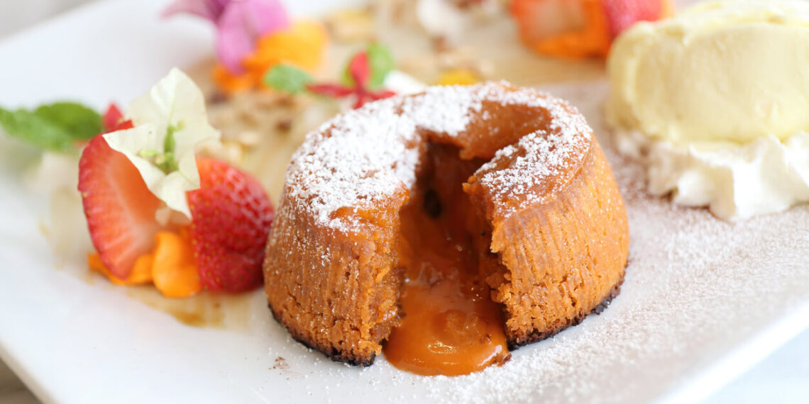 Petit gâteau com leite condensado