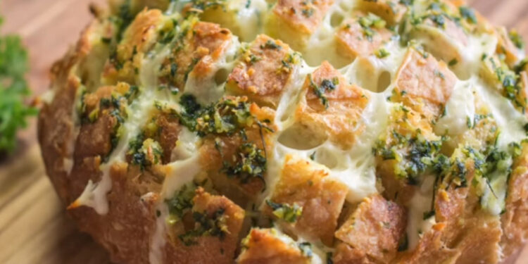 Pão de alho com queijo mozzarella