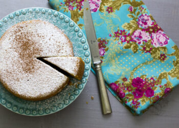 Bolo de cenoura e canela