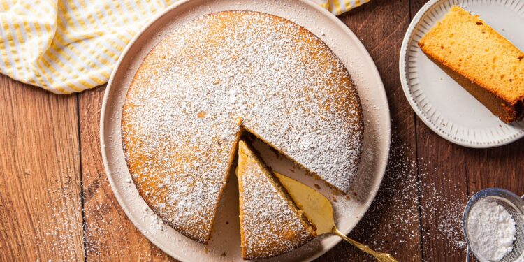 Bolo de mel húmido e fofo