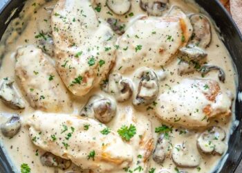 Frango com natas e cogumelos