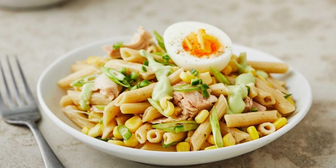 Massa com atum e ovo