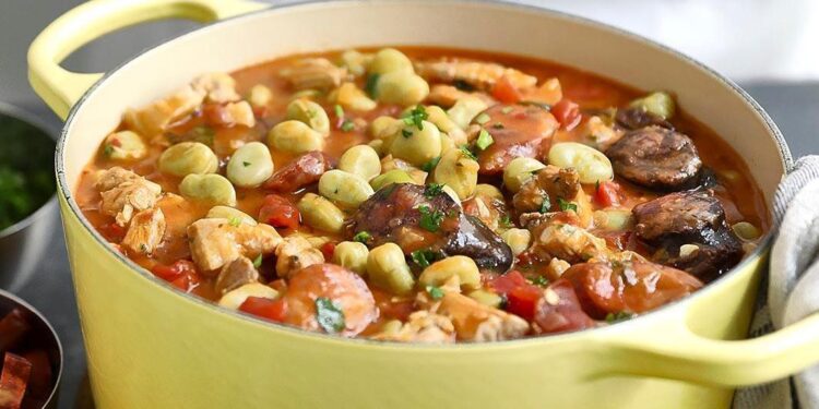 Favas guisadas à Alentejana