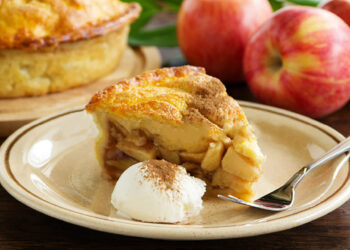 Tarte de maçã com natas