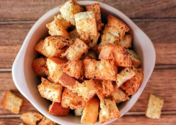Croutons caseiros aromatizados