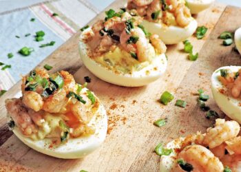 Ovos recheados com gambas