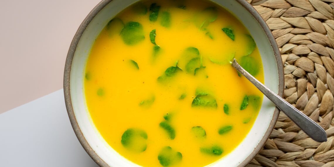 Sopa de agrião à portuguesa