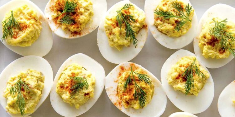 Ovos recheados com atum