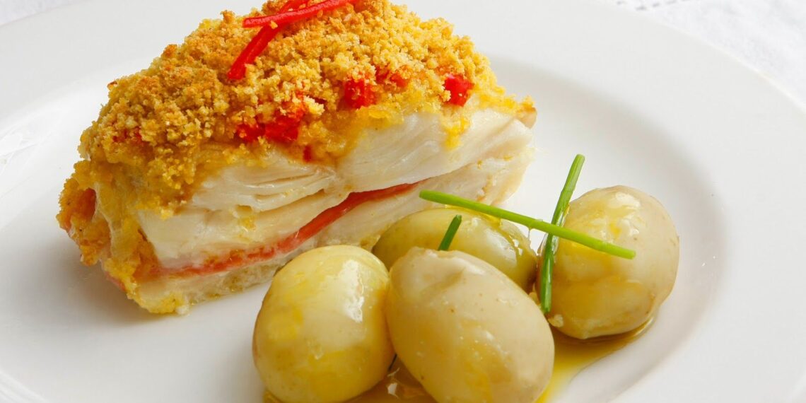 Bacalhau com capa de broa