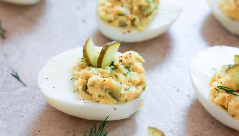Ovos recheados com pickles