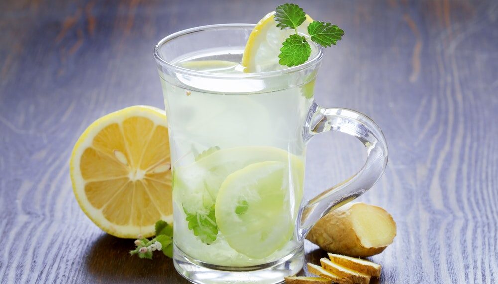 Limonada com gengibre