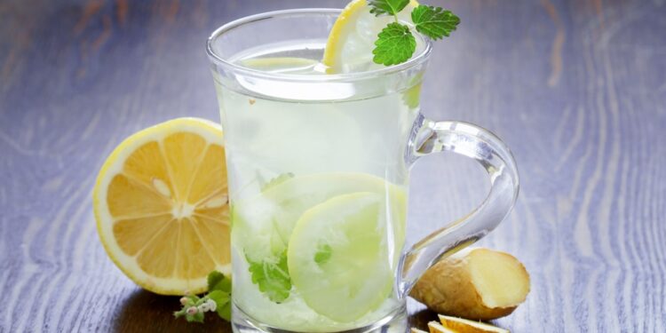 Limonada com gengibre