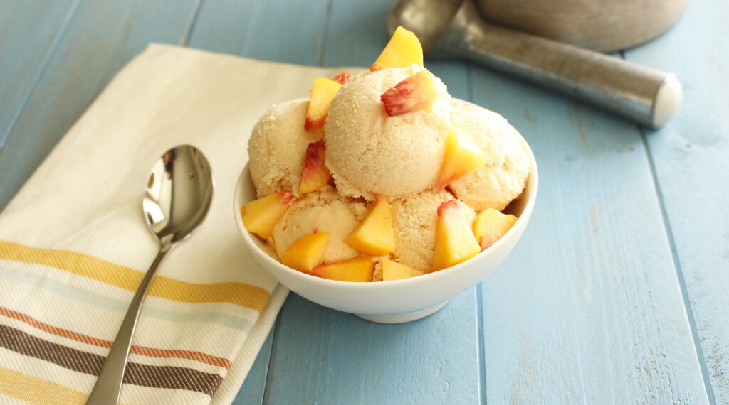 Gelado de pêssego fácil e rápido