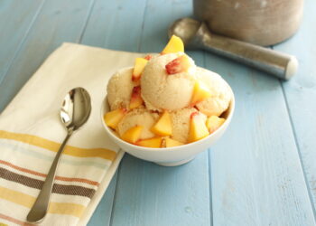 Gelado de pêssego fácil e rápido