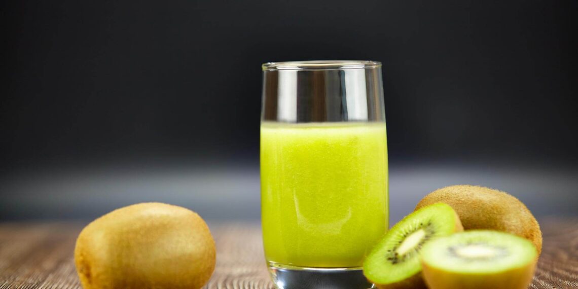 Sumo de laranja e kiwi