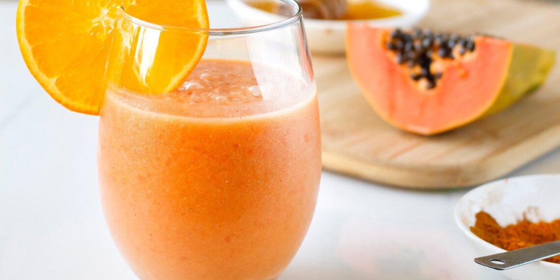 Sumo de laranja com mamão