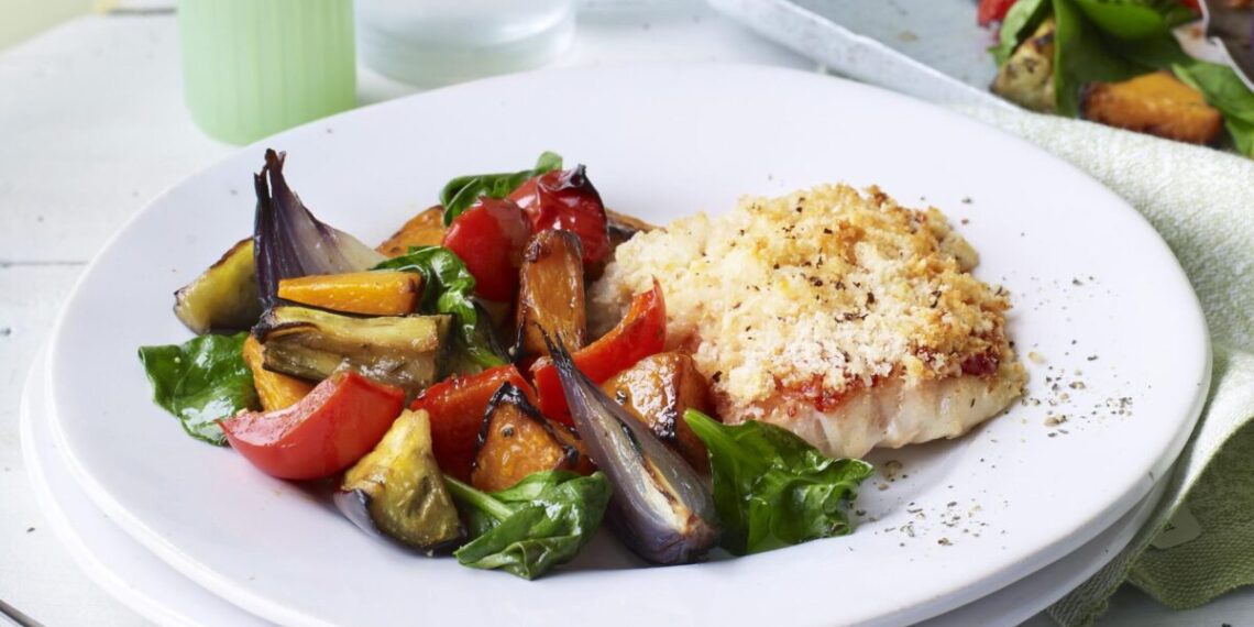 Filetes de pescada no forno com legumes