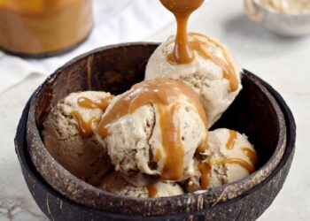 Gelado de manteiga de amendoim