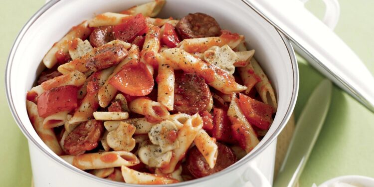 Massa com chouriço e cogumelos