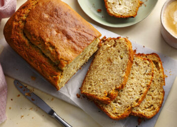 Bolo de banana e canela