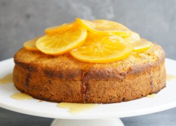 Bolo de laranja com calda