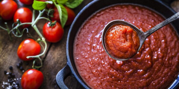 Molho de tomate caseiro simples e fácil