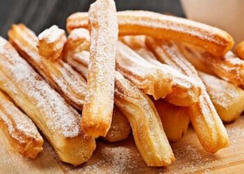 Churros caseiros simples e fáceis