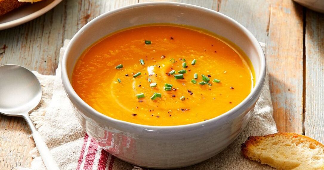 Sopa de abóbora com legumes à antiga
