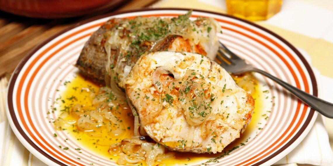 Pescada de cebolada no forno