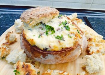 Broa recheada com bacalhau