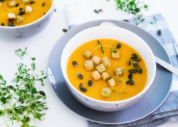 Sopa de abóbora com gengibre