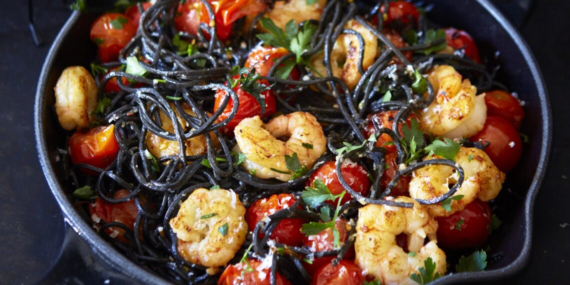 Massa preta com camarão