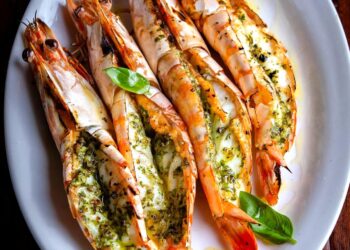 Camarões tigre grelhados