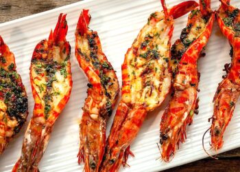 Camarão tigre no forno