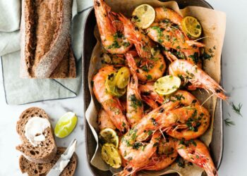 Gambas no forno com alho